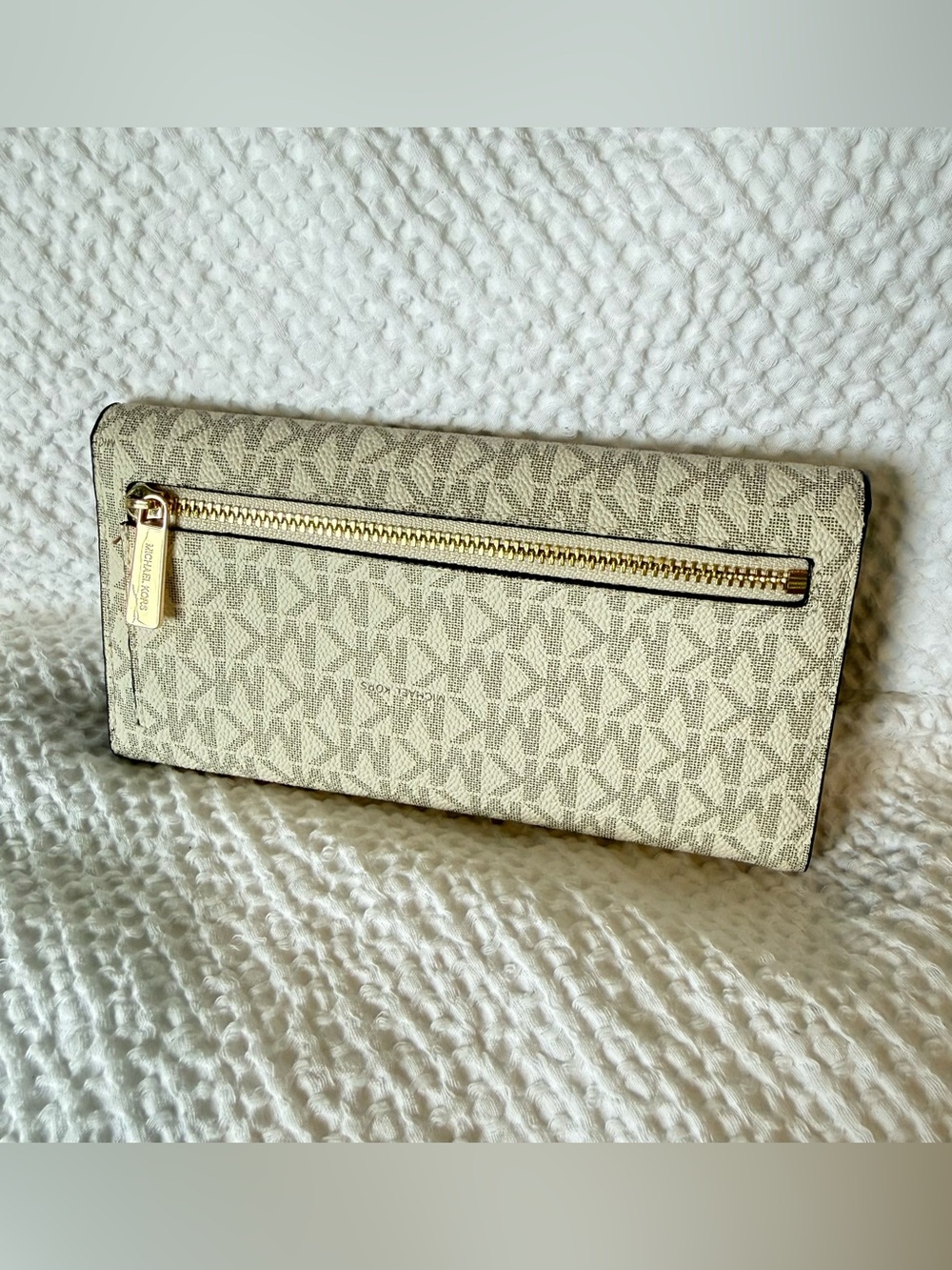 Michael Kors Logo Trifold Wallet - Picture 4 of 9